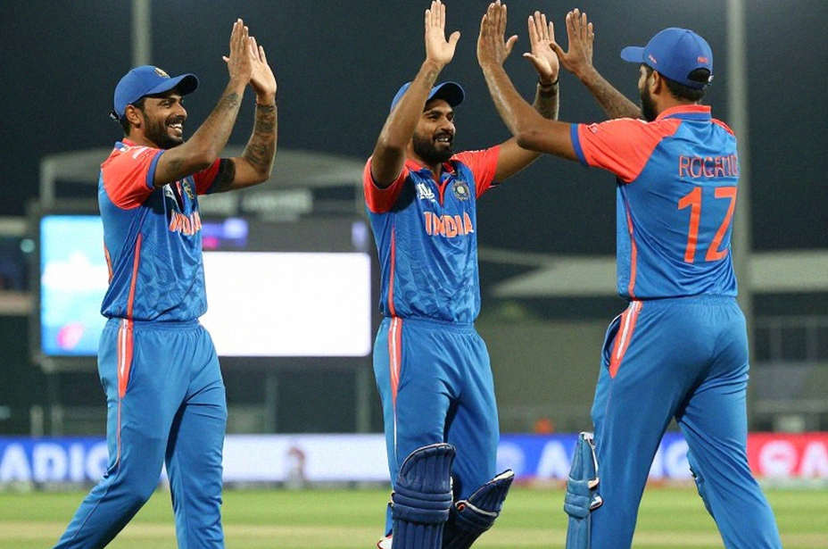 খতিয়ান ও শিকল: ক্রিকেটের মুছে যাওয়া নাম, আর যে হিসাব কখনও মোছে না খতিয়ান ও শিকল: ক্রিকেটের মুছে যাওয়া নাম, আর যে হিসাব কখনও মোছে না