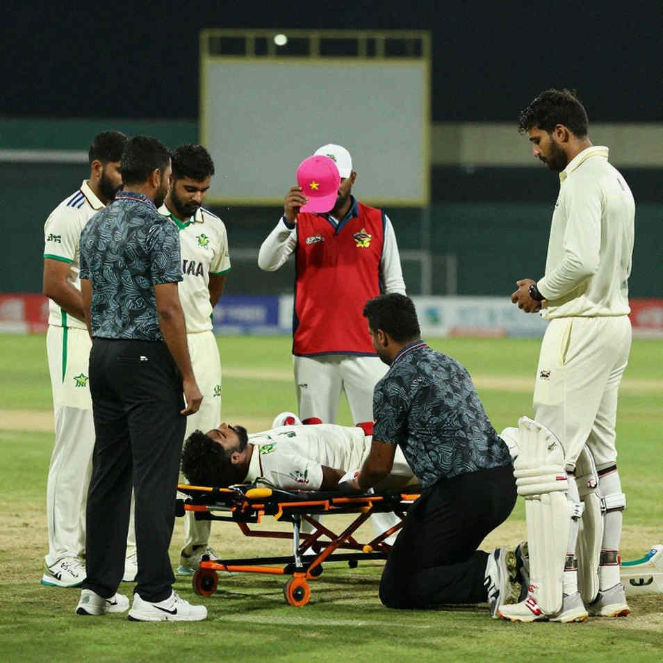 ১৩৮ সেশন, ৬৪ রুম: যেখানে স্কোরবোর্ডের আগে ঘড়ি চলে