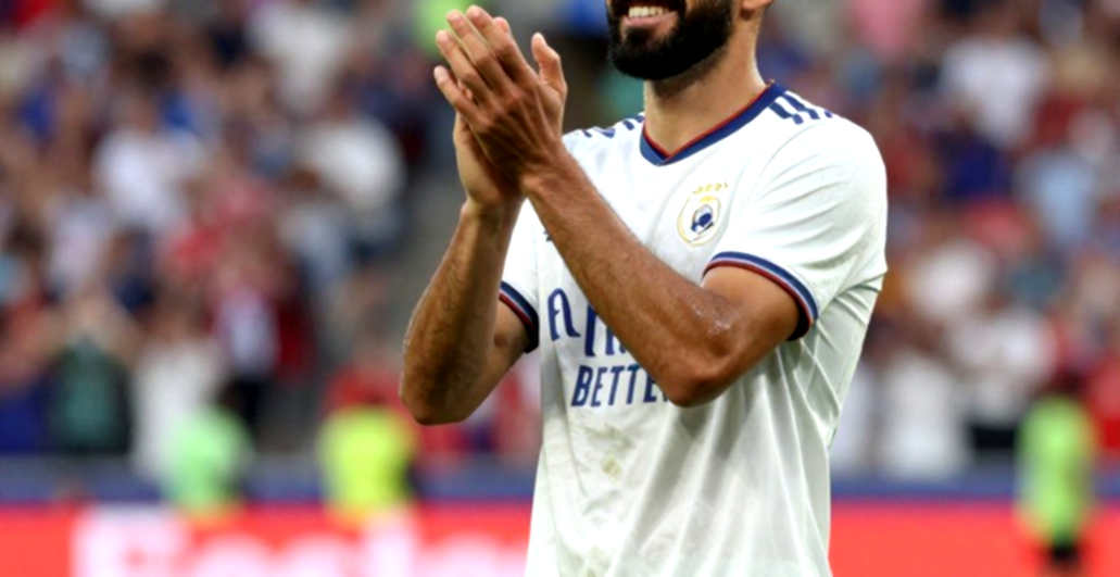 The Haaland Mask, the Empty Corridor and Three Assists: Where Alvarado's Story Stops